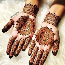 Embrace Elegance: The Beauty of Round Mehndi Designs
